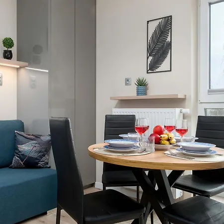 Modern With Parking And Balcony By Renters