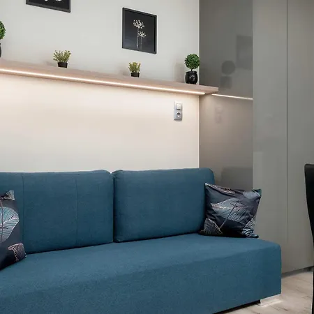Modern With Parking And Balcony By Renters *