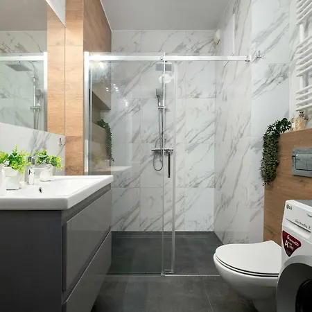 Modern With Parking And Balcony By Renters Appartamento